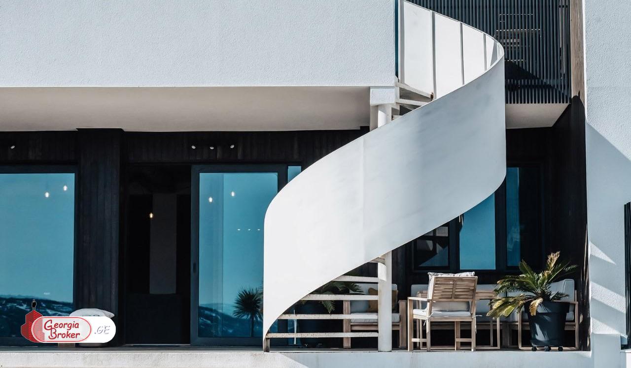 nearly repaired 9-room house for sale